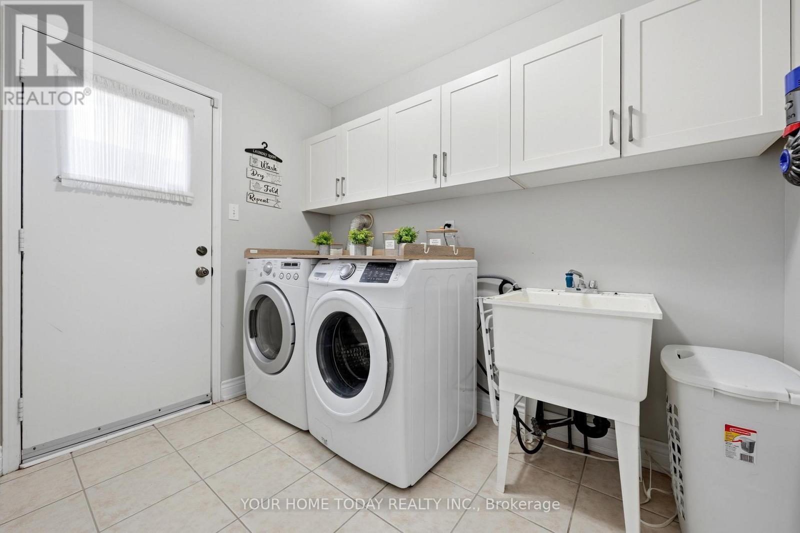 19 Mcnally Street, Halton Hills, ON - Indoor Photo Showing Laundry Room