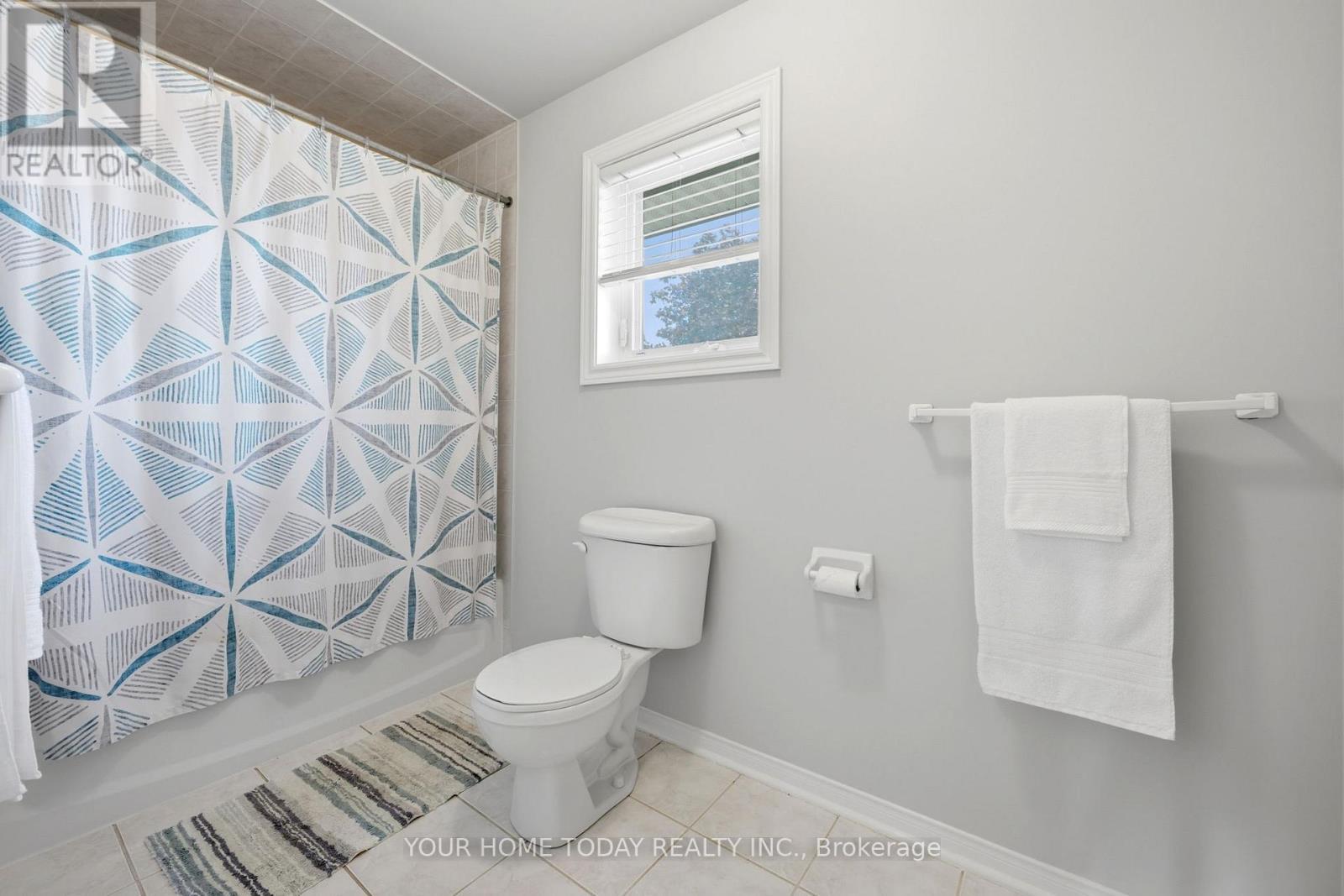 19 Mcnally Street, Halton Hills, ON - Indoor Photo Showing Bathroom