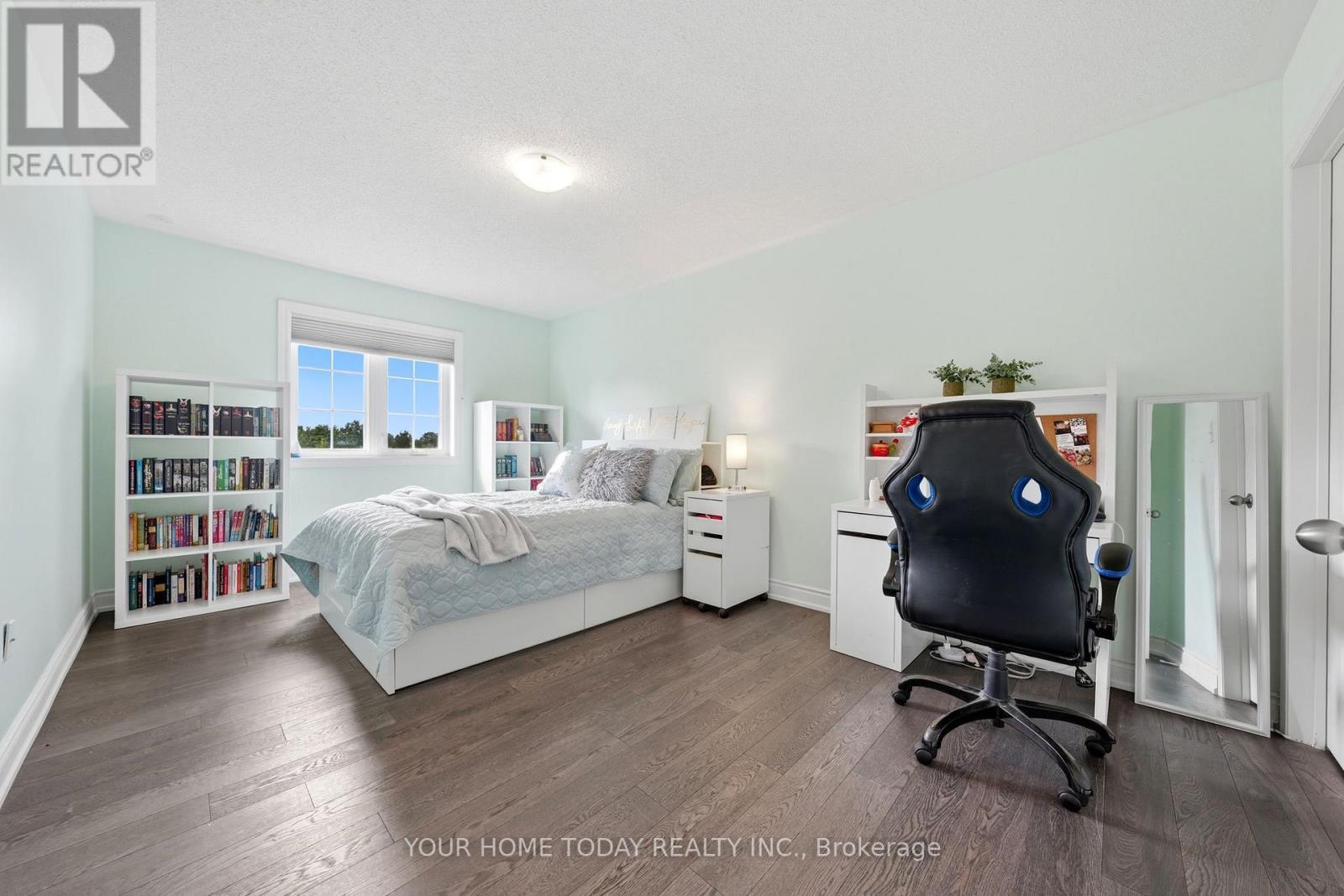 19 Mcnally Street, Halton Hills, ON - Indoor Photo Showing Bedroom