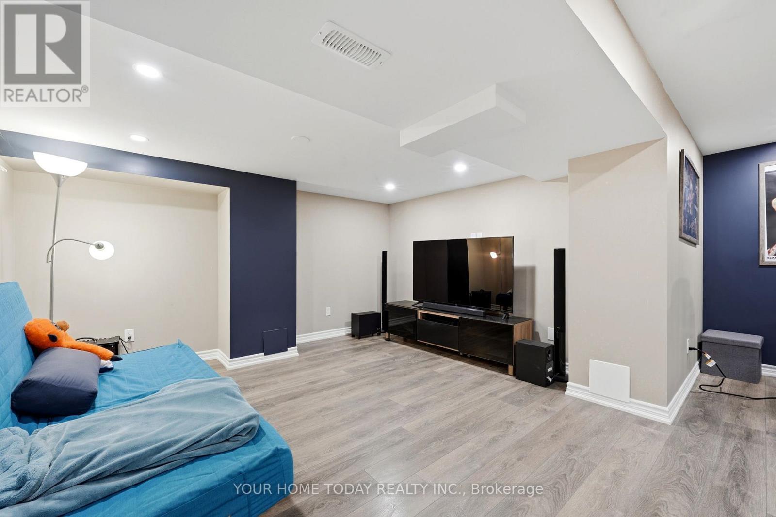 19 Mcnally Street, Halton Hills, ON - Indoor
