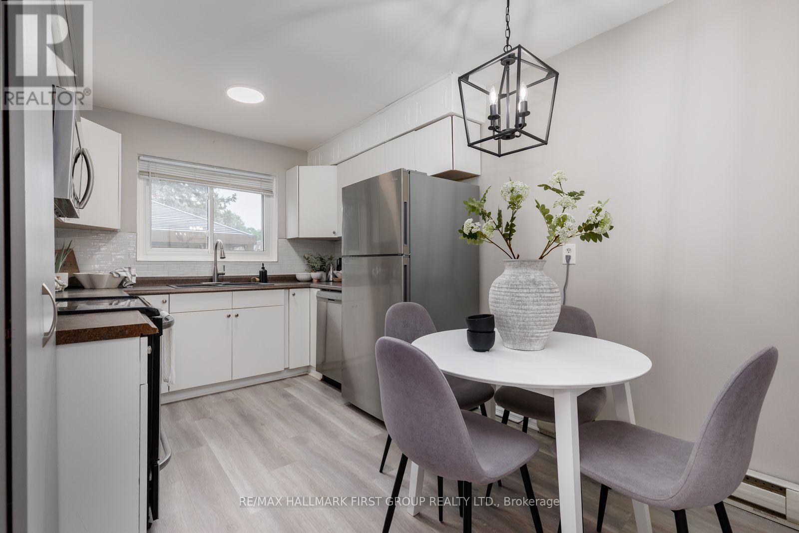 45 - 1300 Oxford Street, Oshawa, ON - Indoor Photo Showing Dining Room