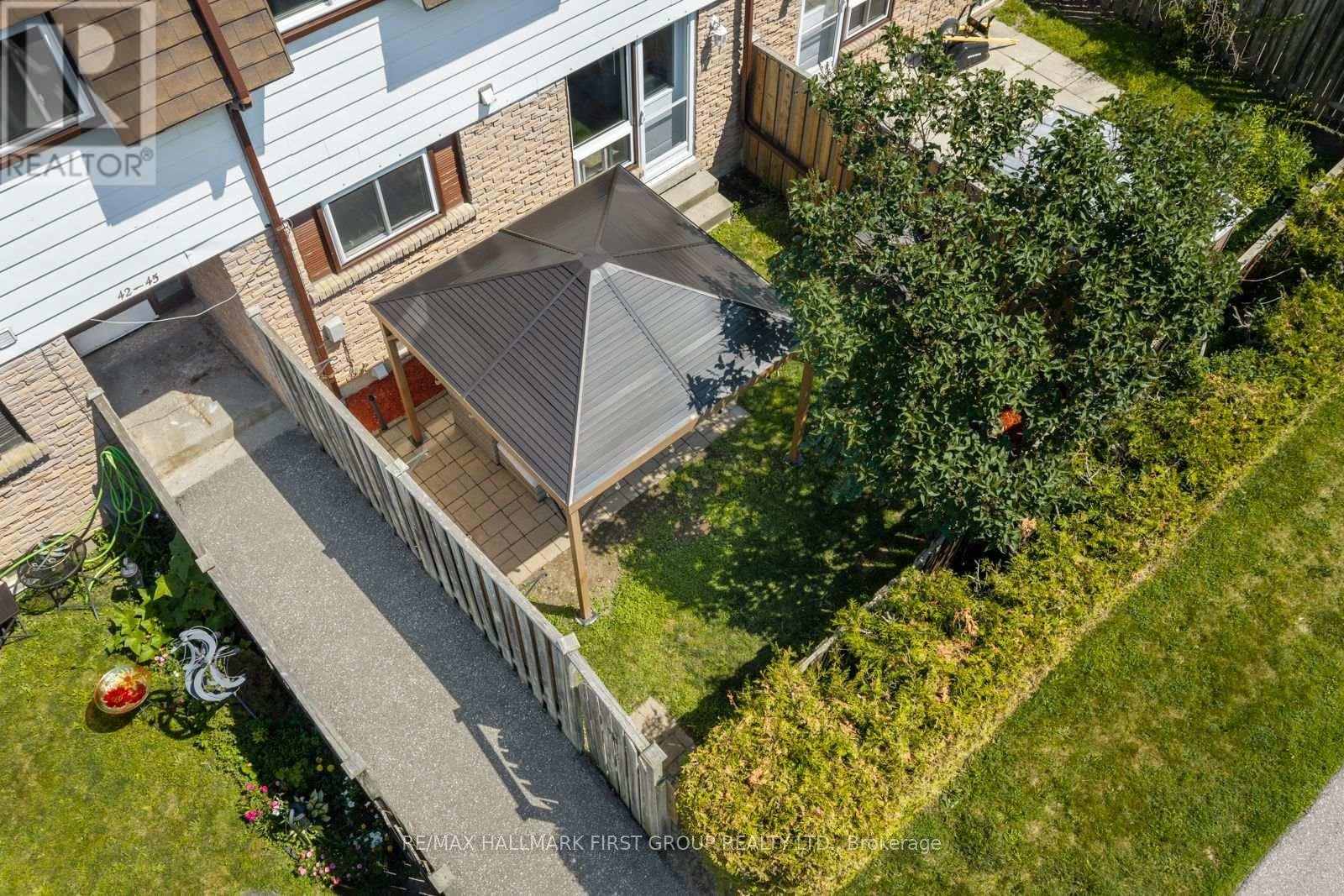 45 - 1300 Oxford Street, Oshawa, ON - Outdoor
