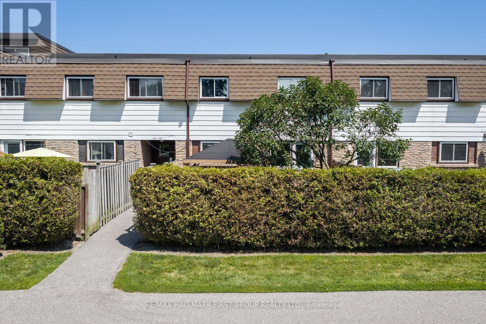 45 - 1300 Oxford Street, Oshawa, ON - Outdoor