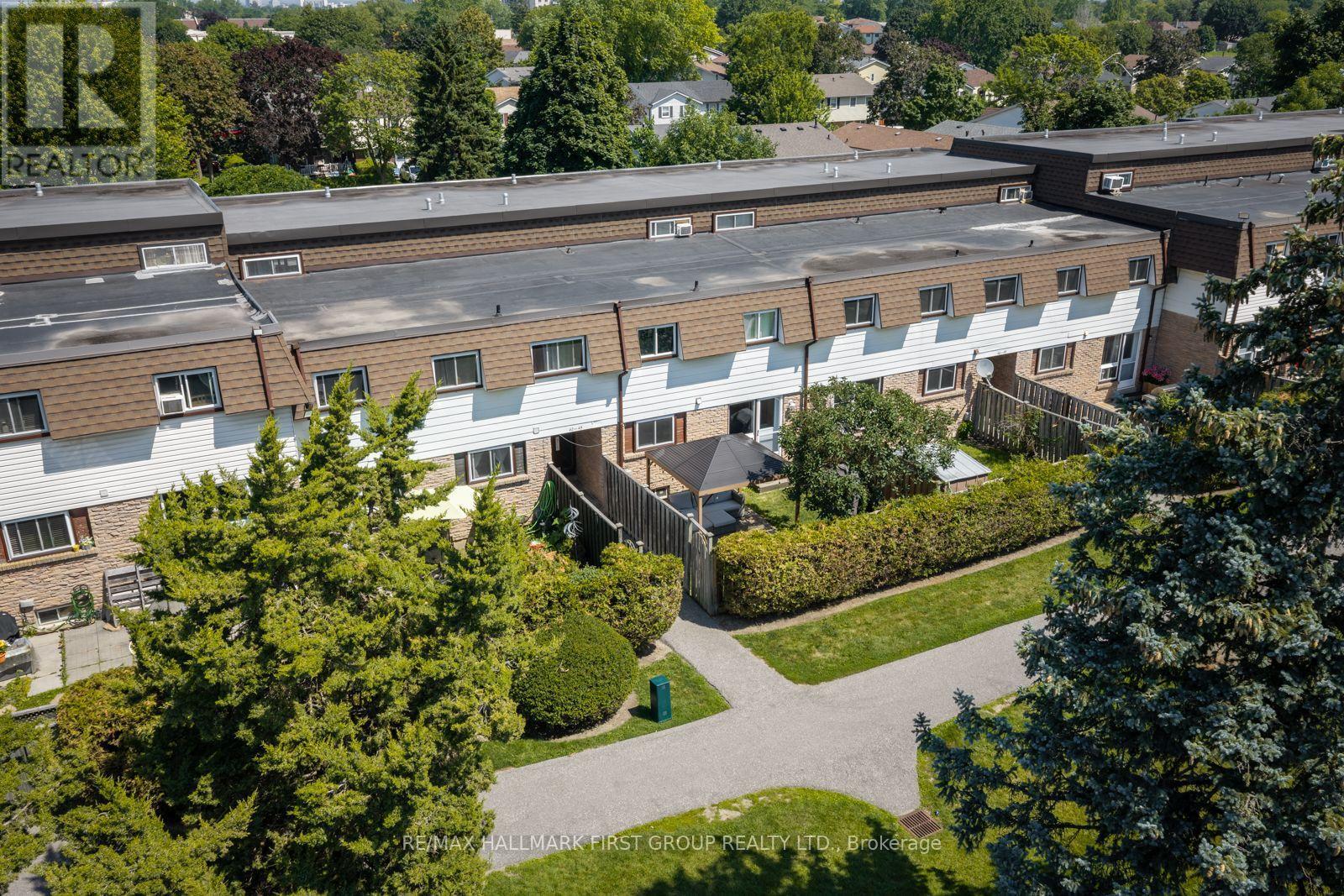45 - 1300 Oxford Street, Oshawa, ON - Outdoor