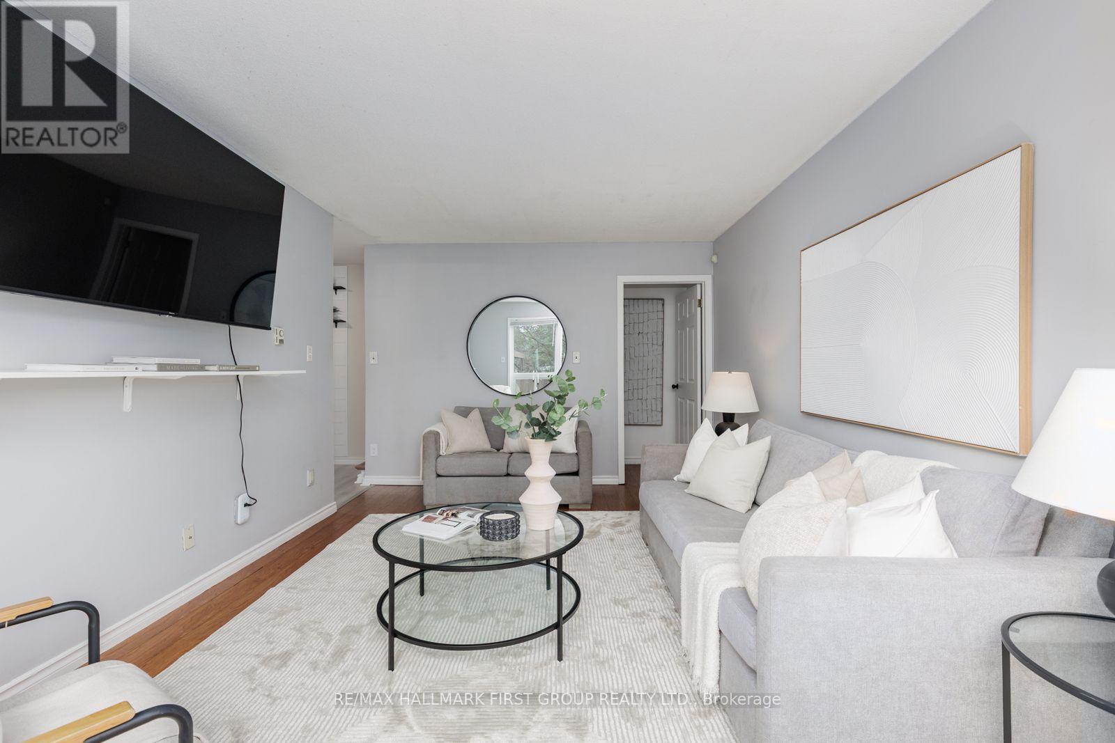 45 - 1300 Oxford Street, Oshawa, ON - Indoor Photo Showing Living Room