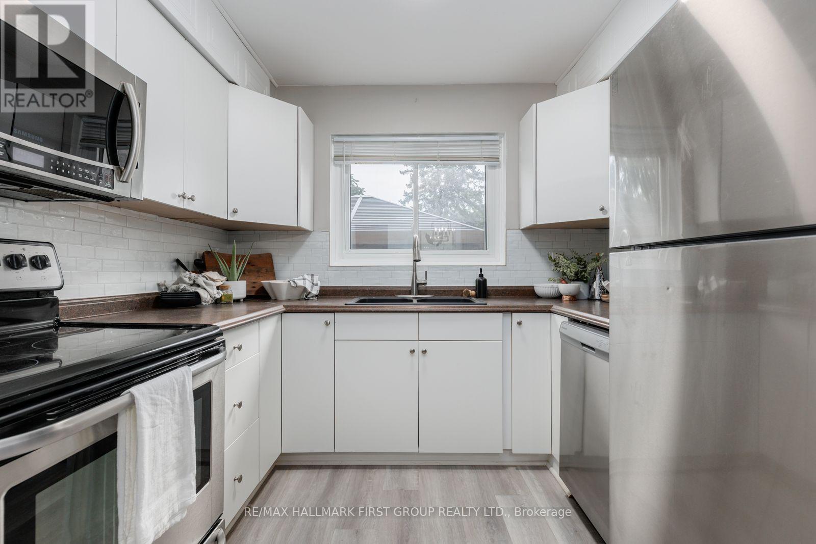 45 - 1300 Oxford Street, Oshawa, ON - Indoor Photo Showing Kitchen With Stainless Steel Kitchen With Double Sink