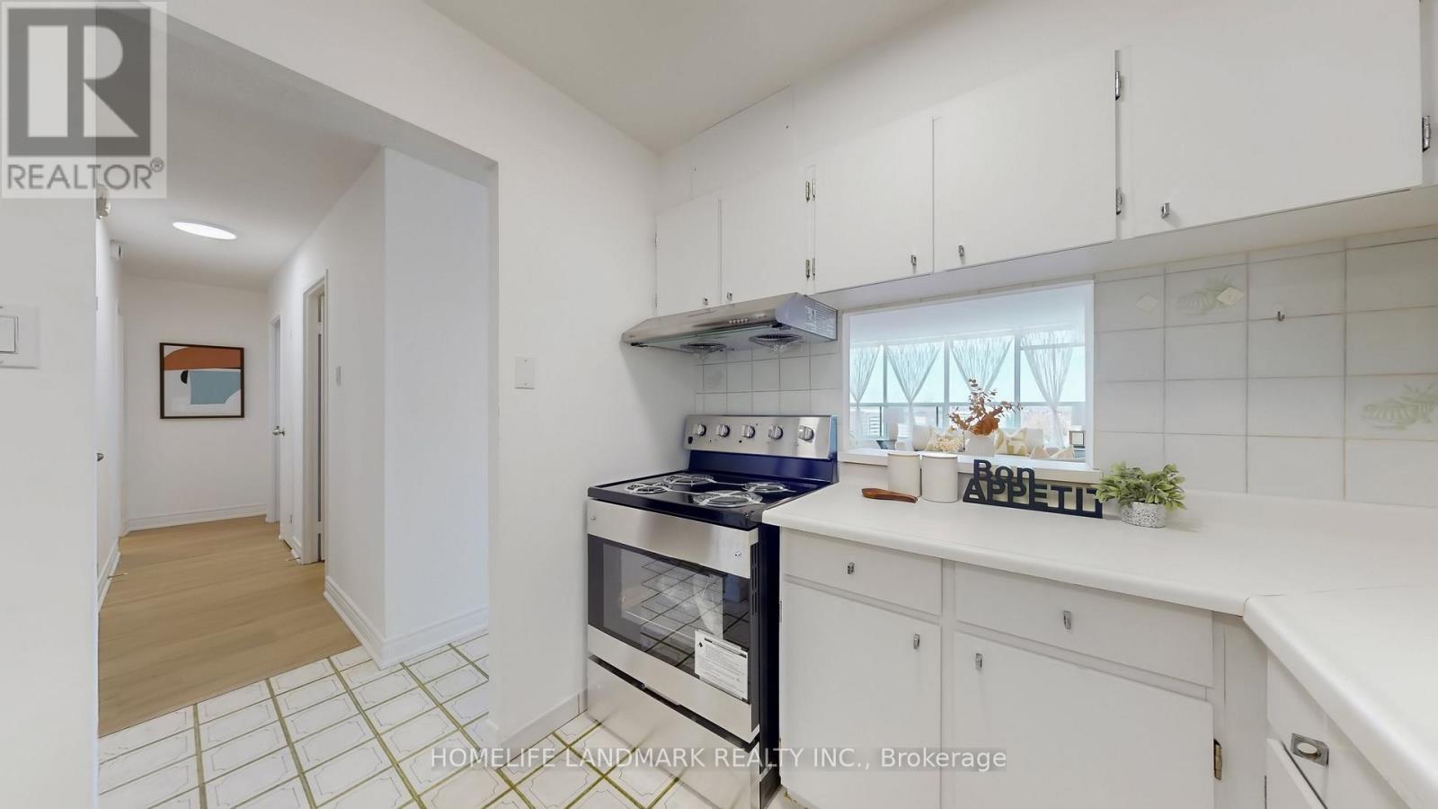 1907 - 2365 Kennedy Road, Toronto, ON - Indoor Photo Showing Kitchen