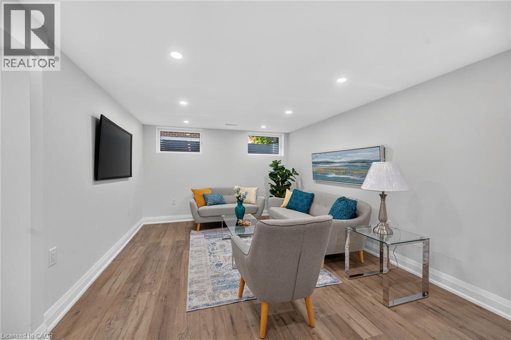 101 Loyalist Drive, Hamilton, ON - Indoor