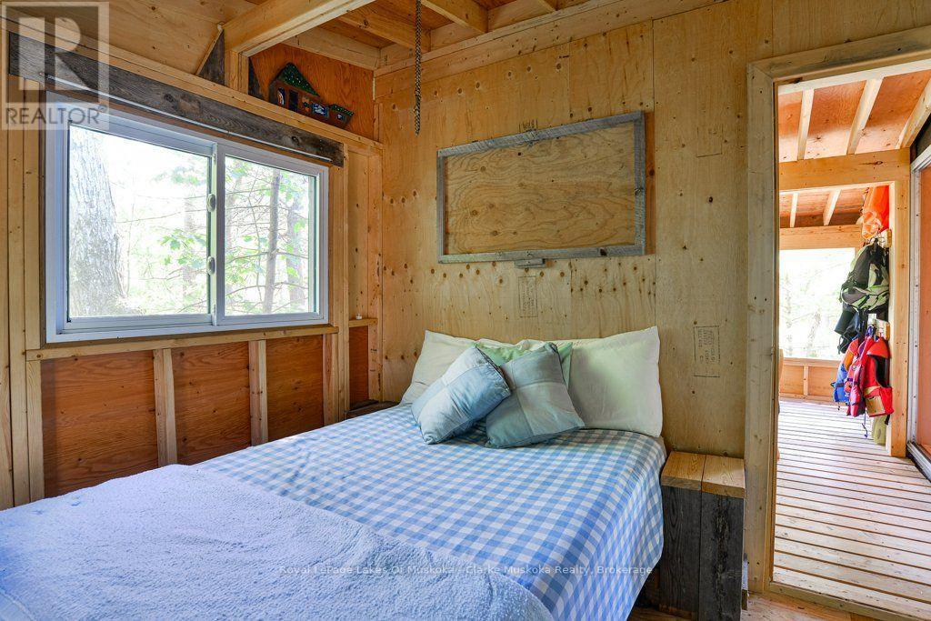 2nd Bedroom - 25744 Georgian Bay Shr, Georgian Bay (Gibson), ON - Indoor Photo Showing Bedroom