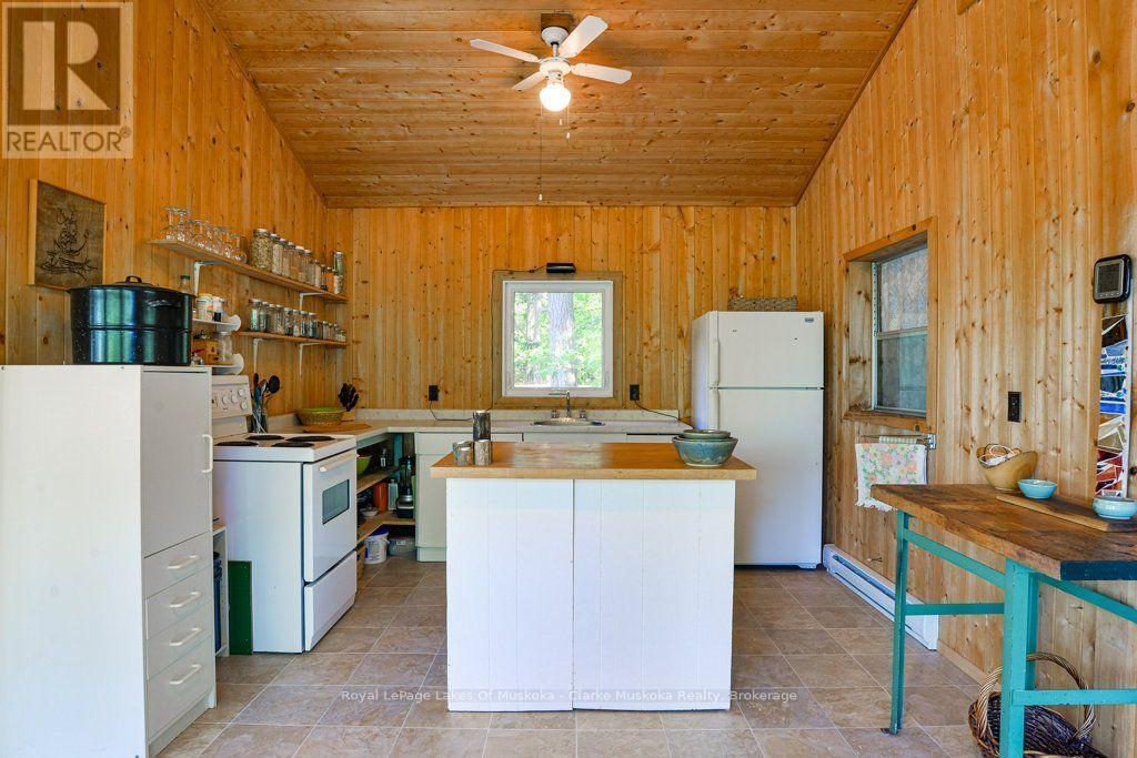 25744 Georgian Bay Shr, Georgian Bay (Gibson), ON - Indoor Photo Showing Kitchen