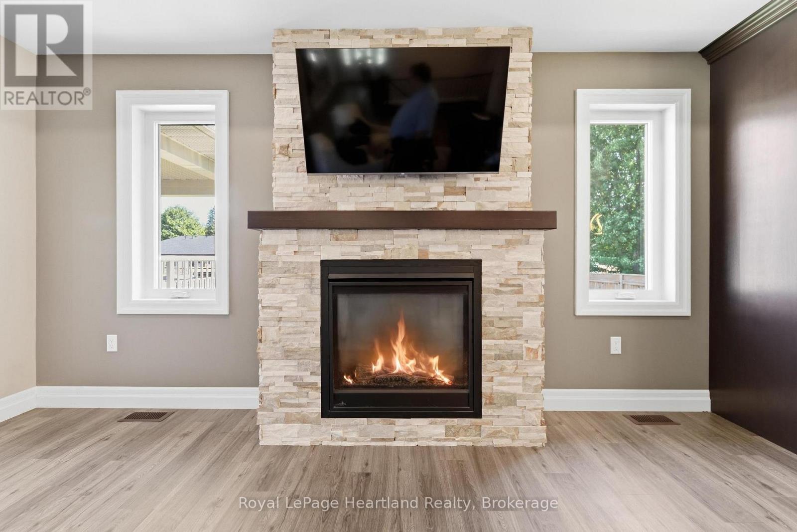 250 Wellington Street, North Huron (Blyth), ON - Indoor Photo Showing Living Room With Fireplace