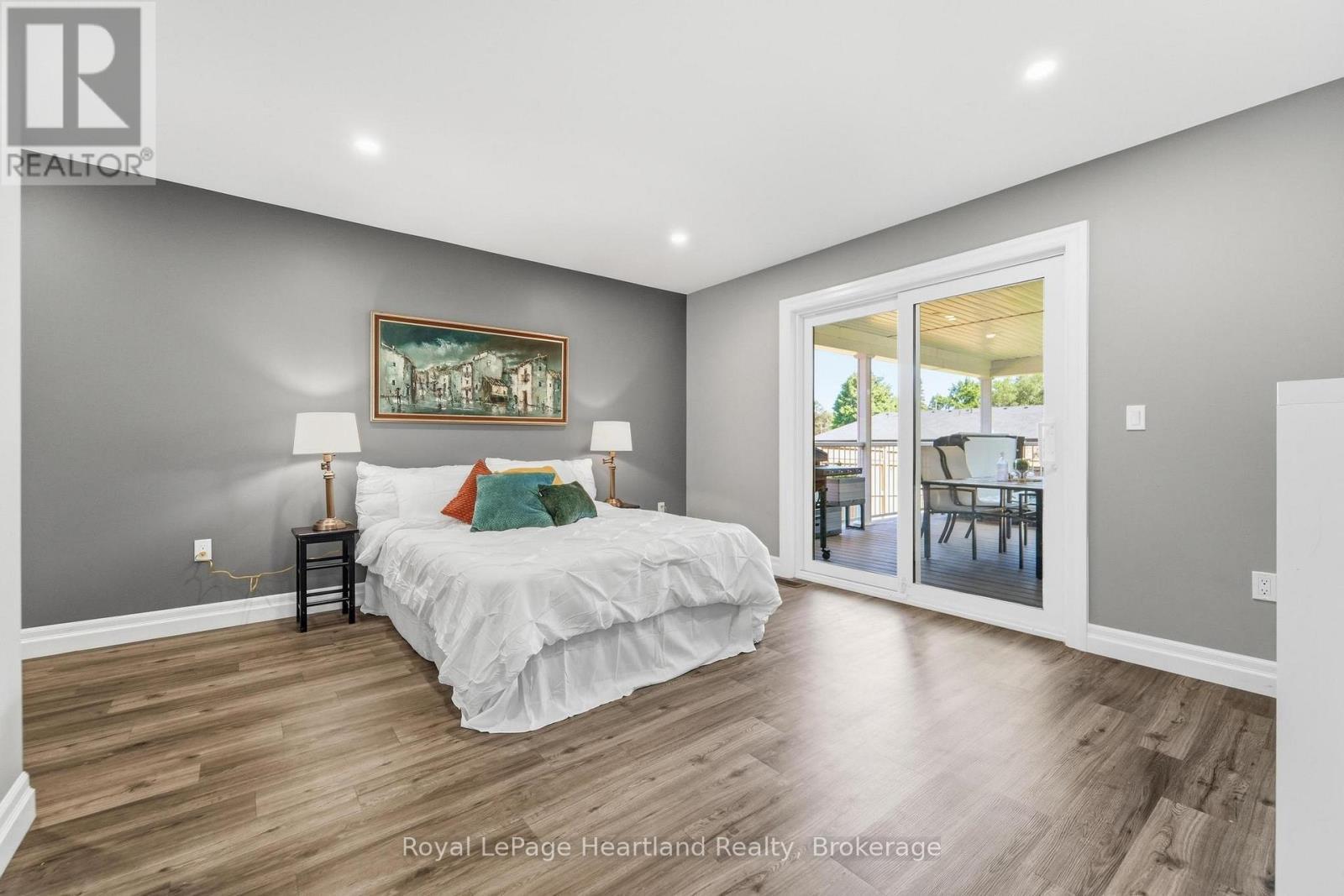250 Wellington Street, North Huron (Blyth), ON - Indoor Photo Showing Bedroom