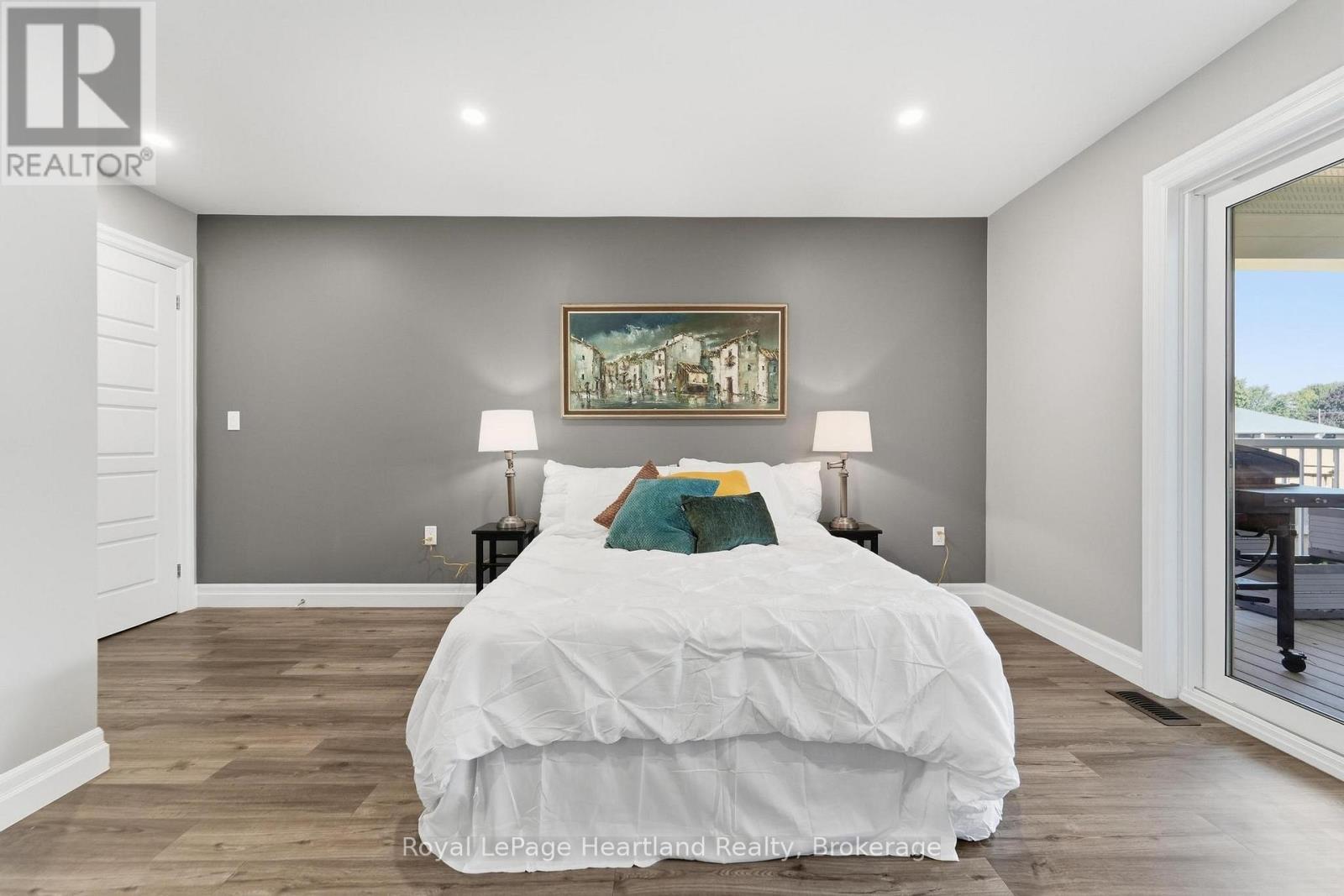 250 Wellington Street, North Huron (Blyth), ON - Indoor Photo Showing Bedroom