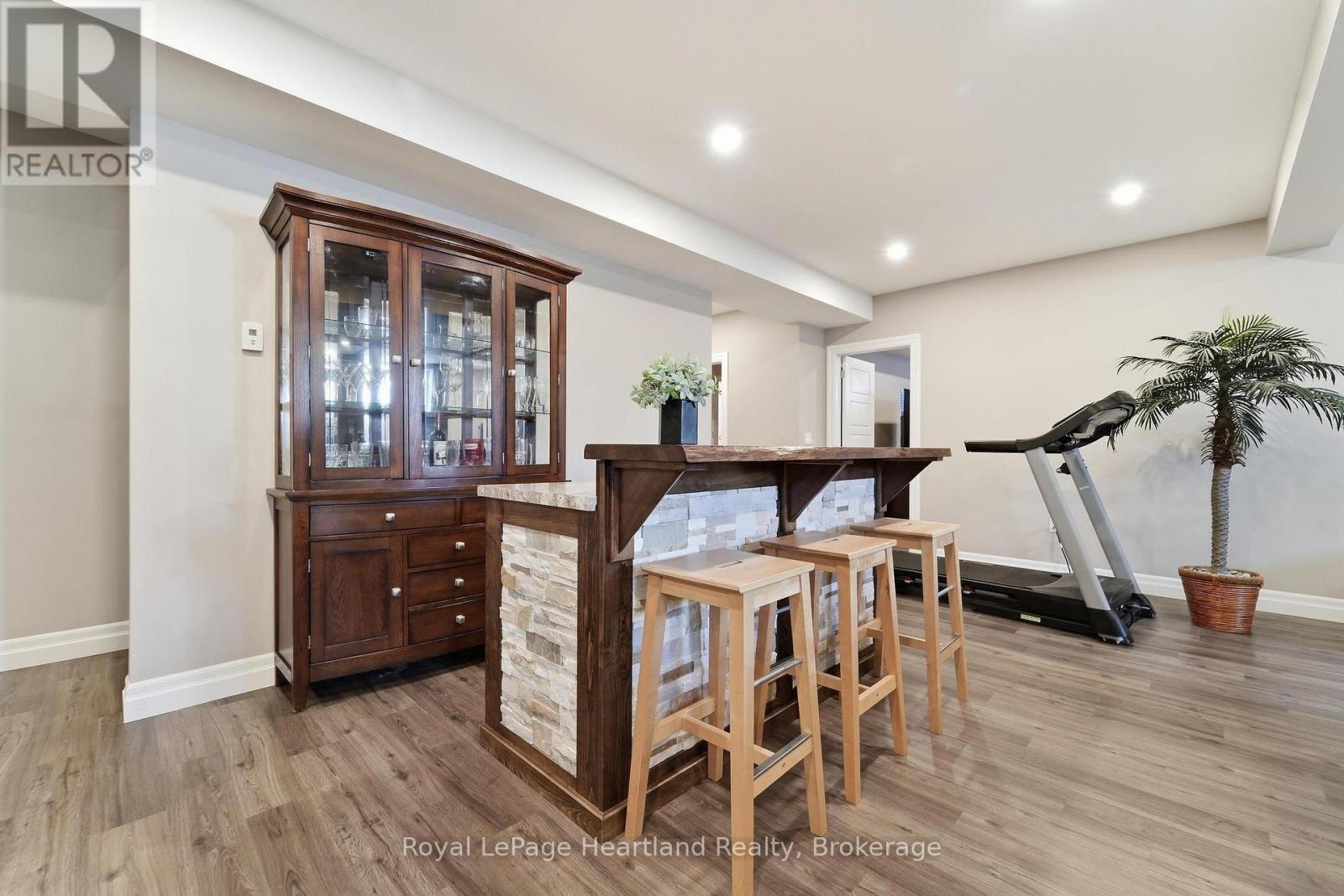 250 Wellington Street, North Huron (Blyth), ON - Indoor