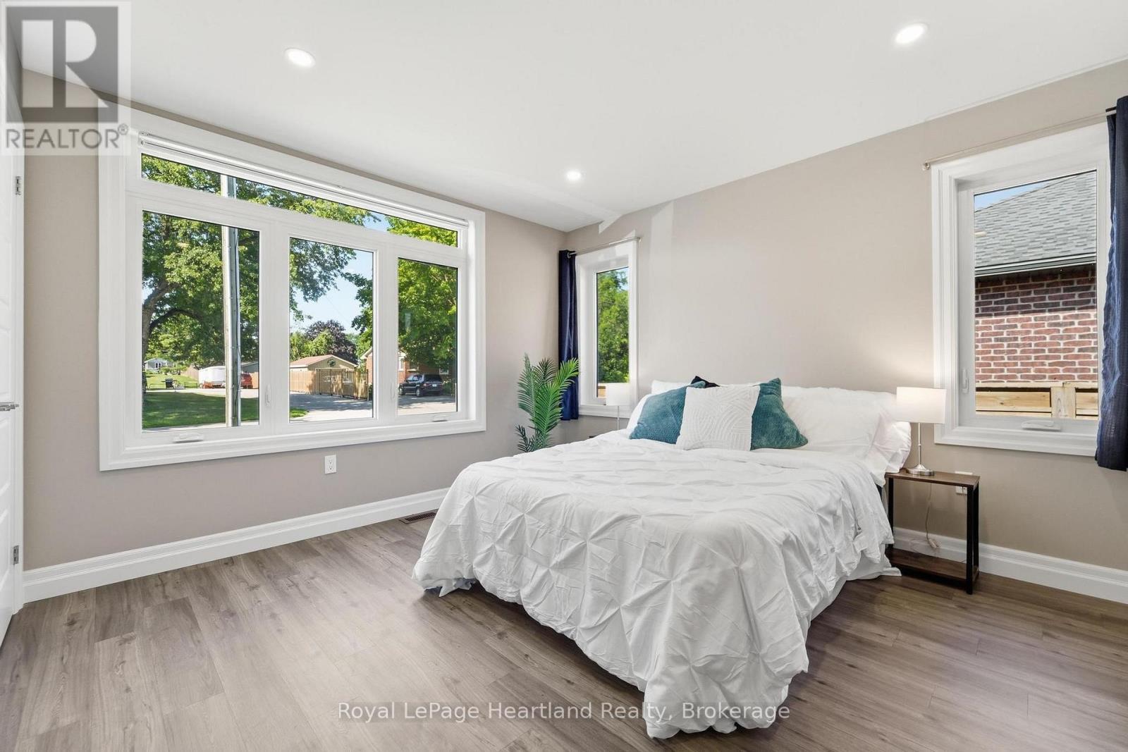 250 Wellington Street, North Huron (Blyth), ON - Indoor Photo Showing Bedroom