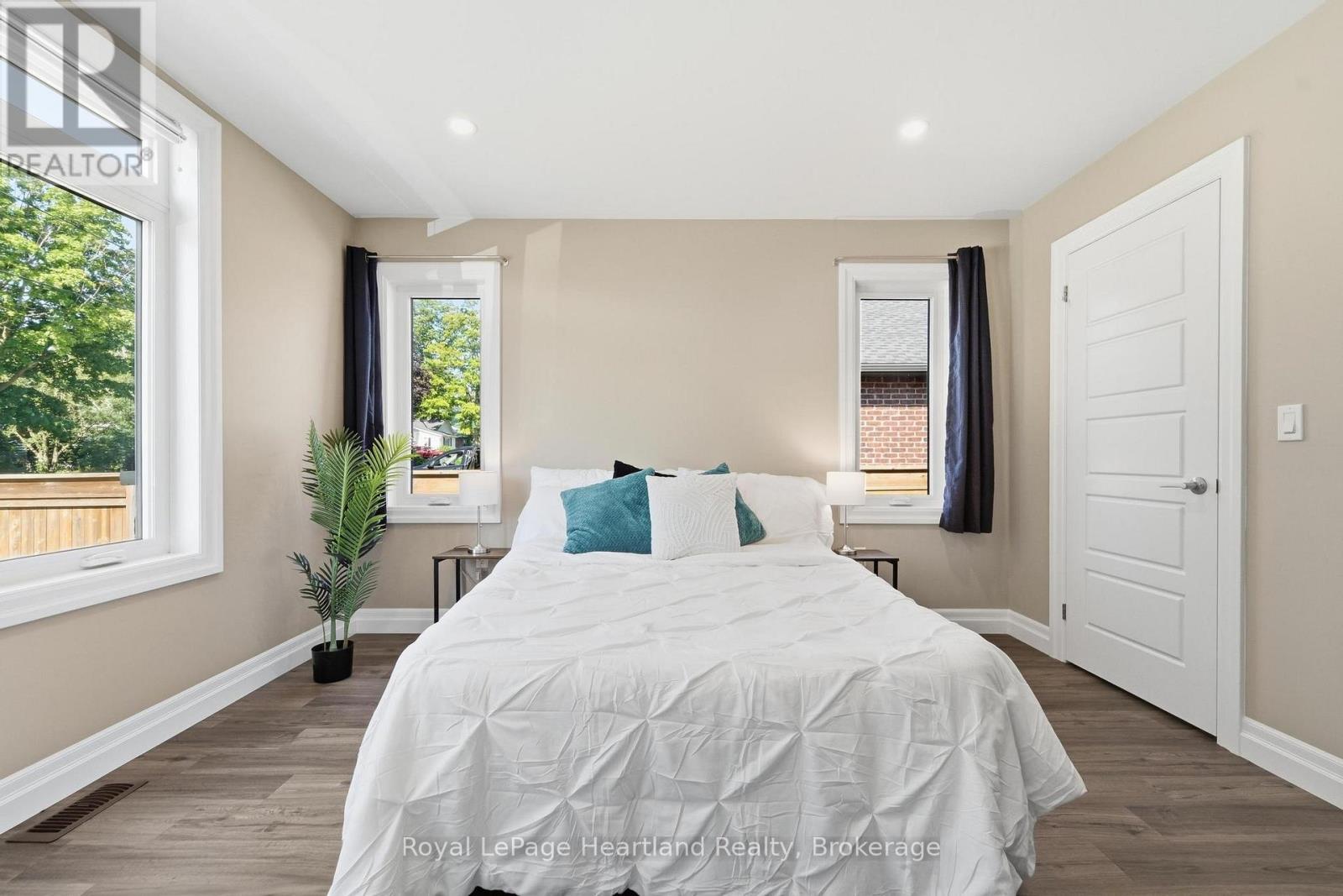 250 Wellington Street, North Huron (Blyth), ON - Indoor Photo Showing Bedroom