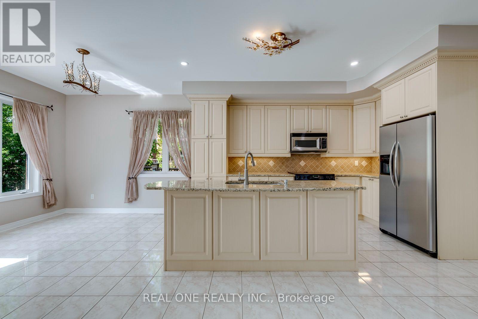 1387 Ferncrest Road, Oakville, ON - Indoor Photo Showing Kitchen