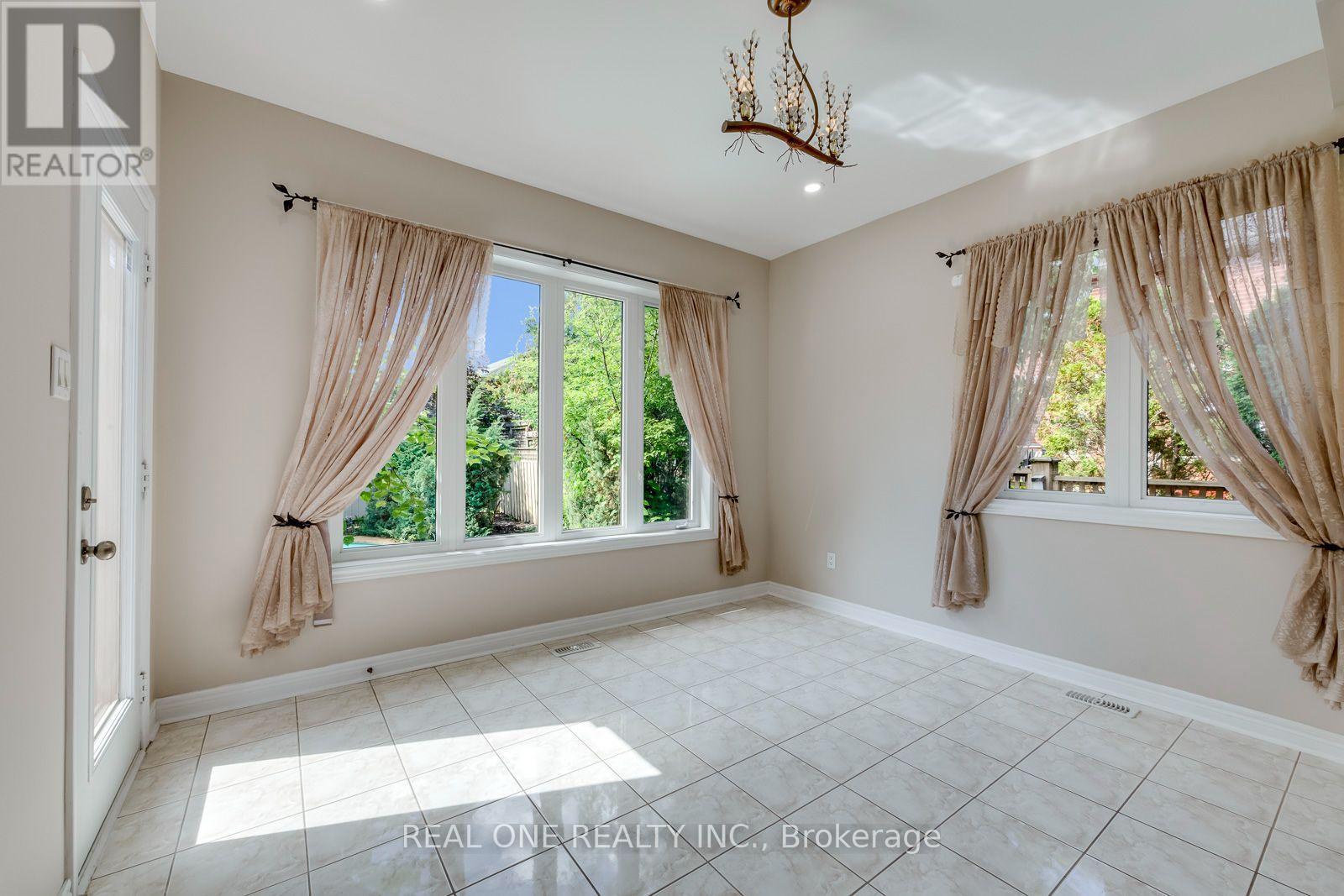 1387 Ferncrest Road, Oakville, ON - Indoor Photo Showing Other Room