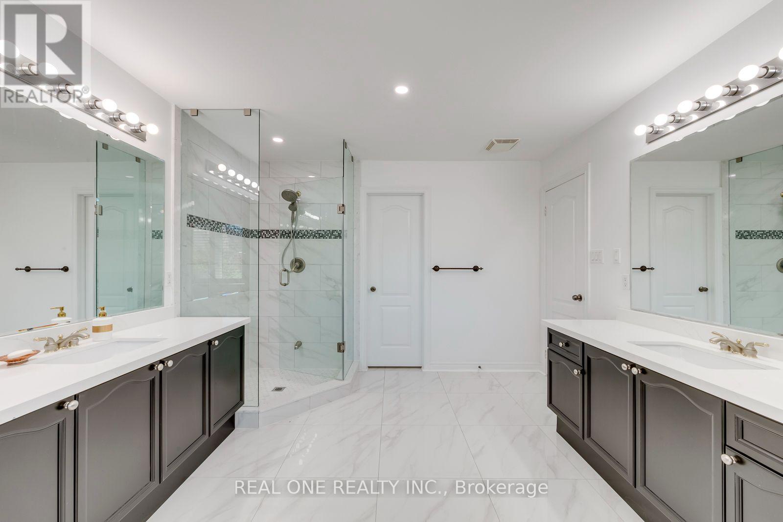 1387 Ferncrest Road, Oakville, ON - Indoor Photo Showing Bathroom