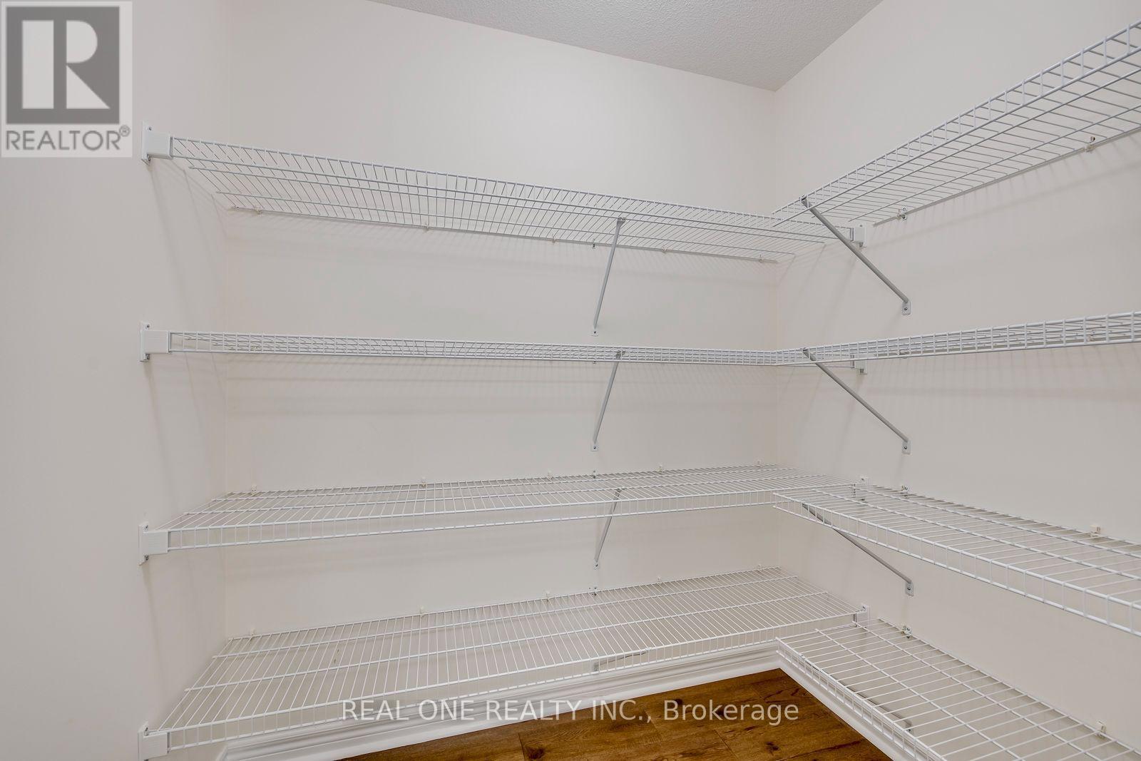 1387 Ferncrest Road, Oakville, ON - Indoor With Storage