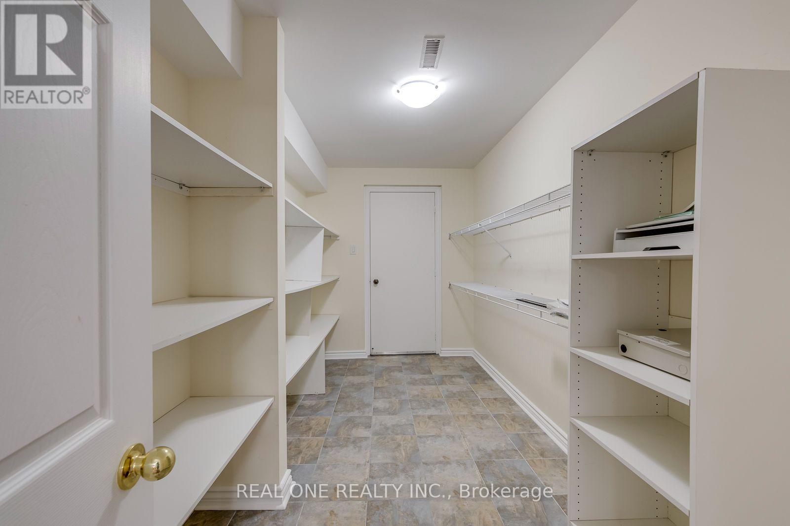 1387 Ferncrest Road, Oakville, ON - Indoor With Storage