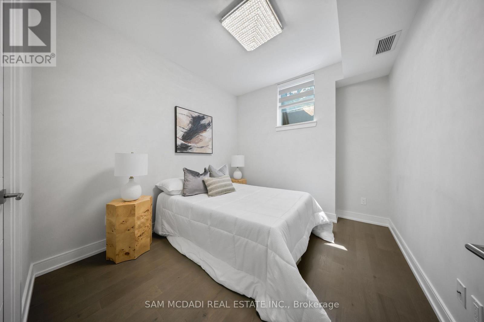1 - 670 Atwater Avenue, Mississauga, ON - Indoor Photo Showing Bedroom
