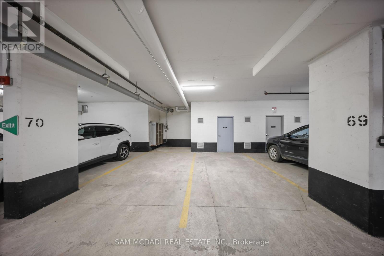 1 - 670 Atwater Avenue, Mississauga, ON - Indoor Photo Showing Garage
