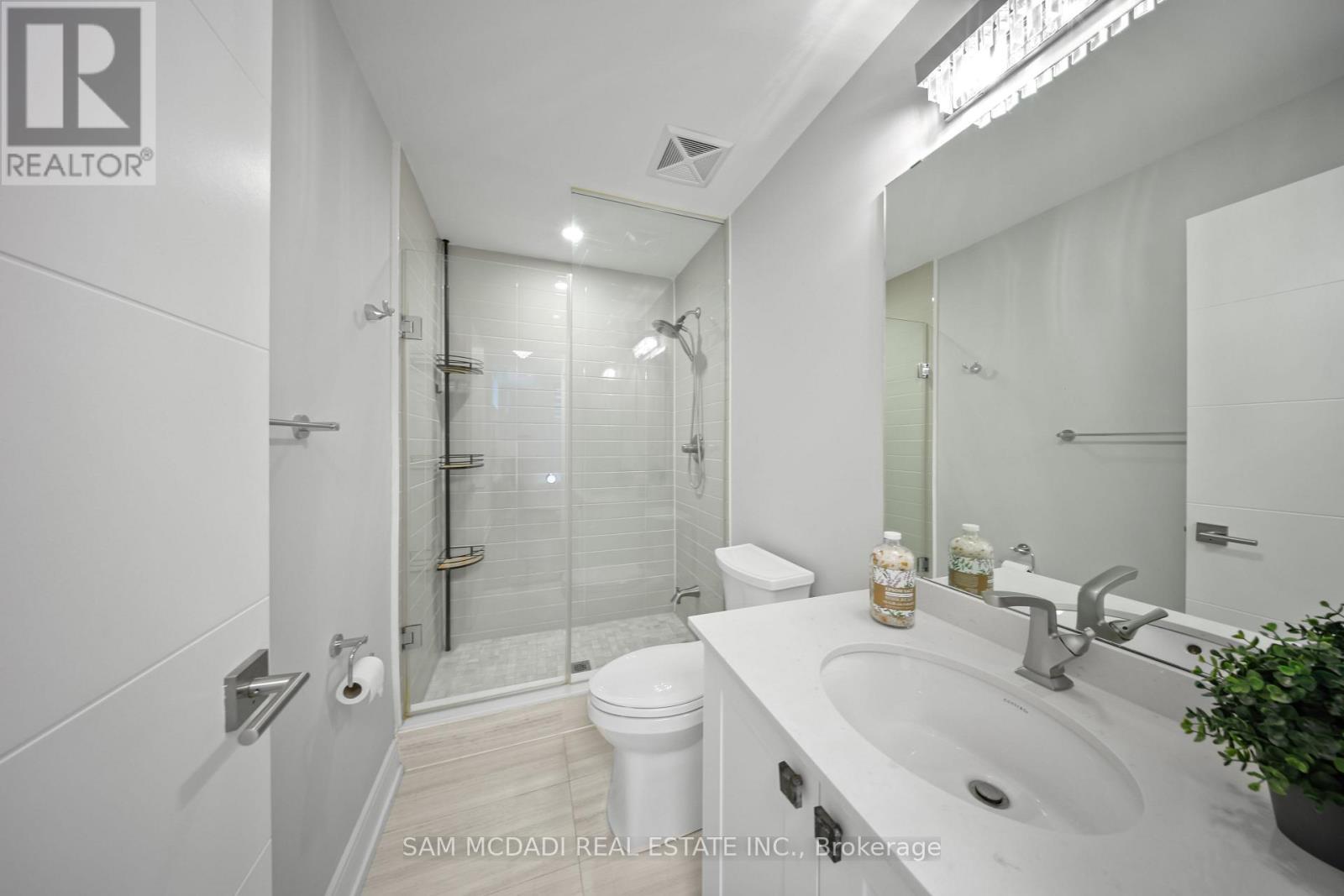 1 - 670 Atwater Avenue, Mississauga, ON - Indoor Photo Showing Bathroom