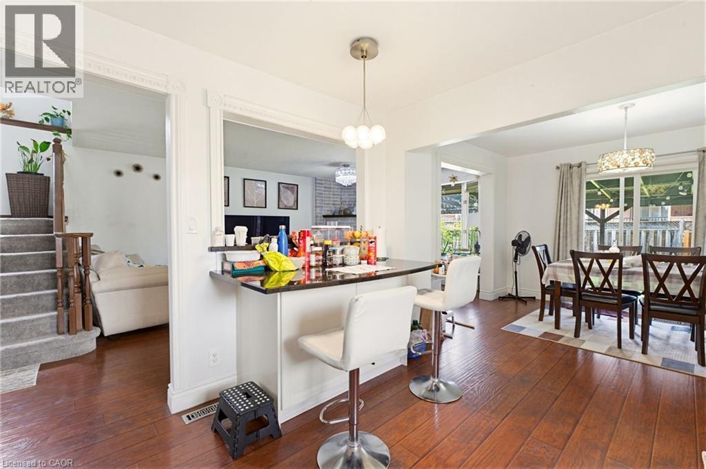 459 Dicenzo Drive, Hamilton, ON - Indoor Photo Showing Dining Room