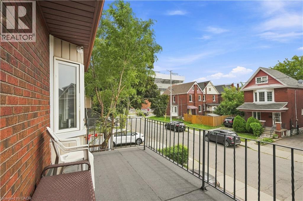 105 Rosemont Avenue, Hamilton, ON - Outdoor With Exterior