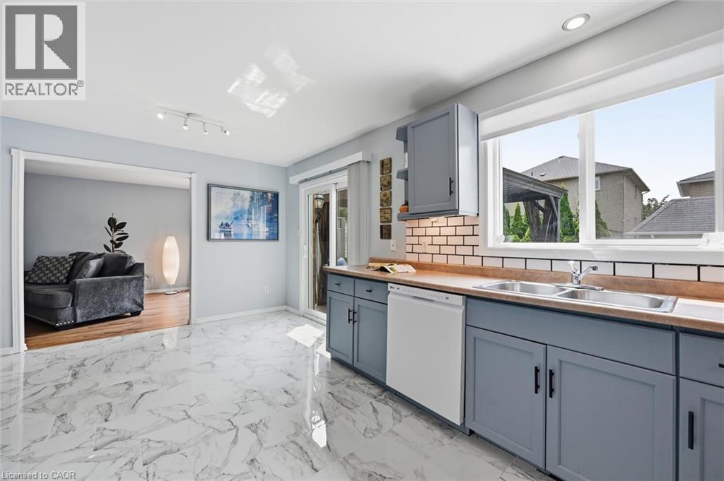 74 Liam Drive, Ancaster, ON - Indoor Photo Showing Kitchen With Double Sink