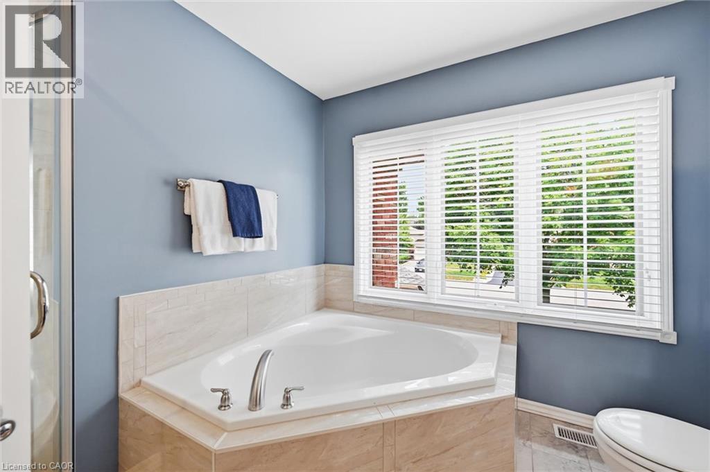 74 Liam Drive, Ancaster, ON - Indoor Photo Showing Bathroom