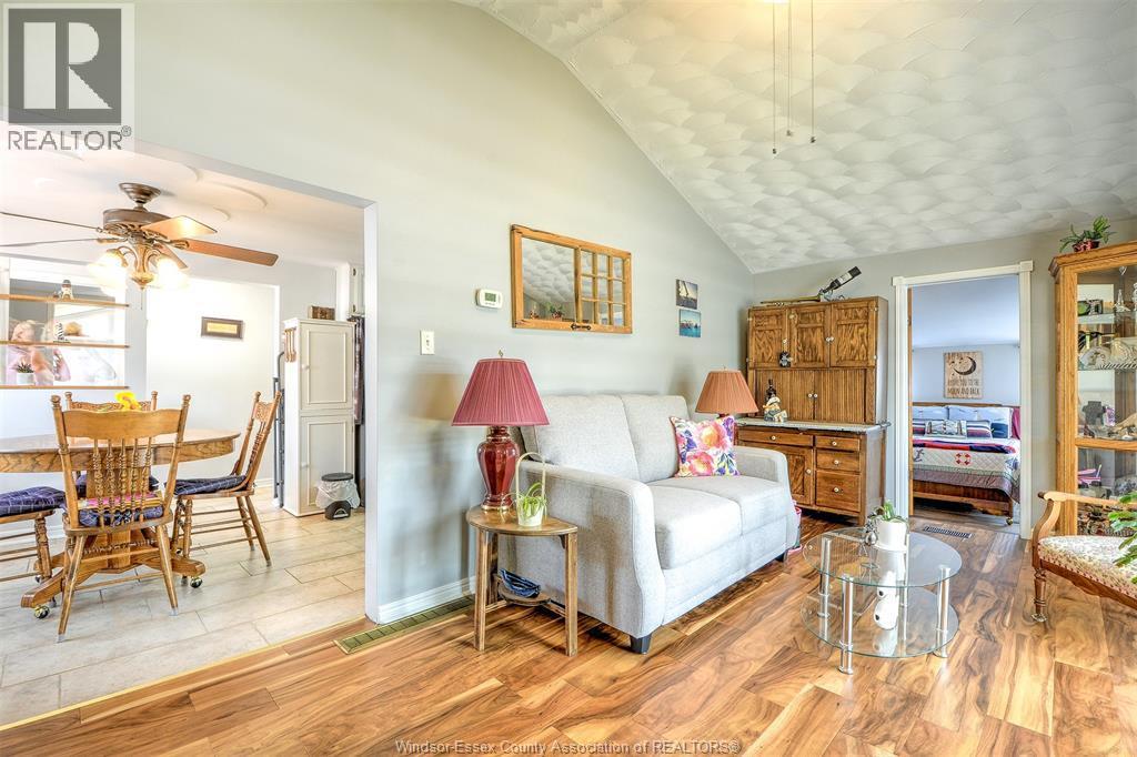 291 Murray, Amherstburg, ON - Indoor Photo Showing Living Room
