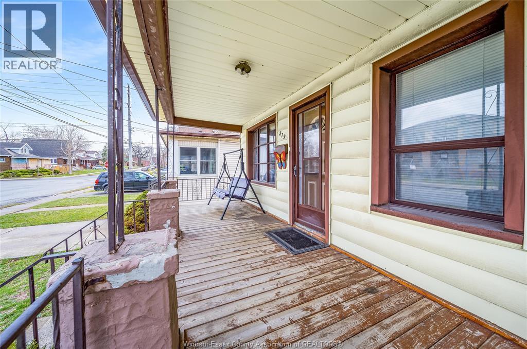 879 Felix Avenue, Windsor, ON - Outdoor With Deck Patio Veranda With Exterior