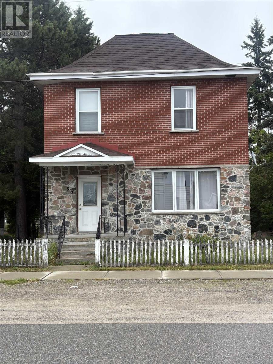 32 Lansdowne St S, Chapleau, ON - Outdoor