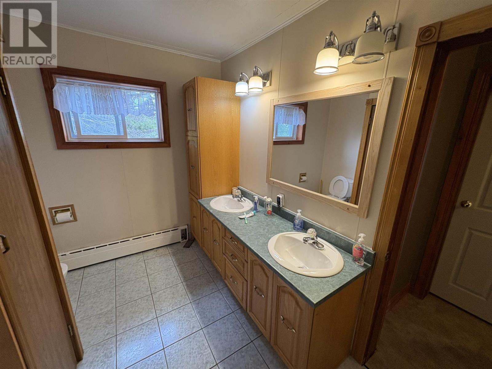 32 Lansdowne St S, Chapleau, ON - Indoor Photo Showing Bathroom