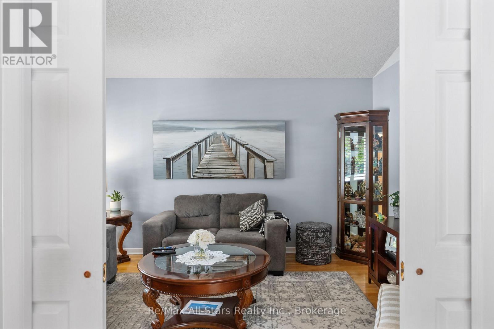 45 Janlisda Drive, Kawartha Lakes (Fenelon Falls), ON - Indoor Photo Showing Living Room