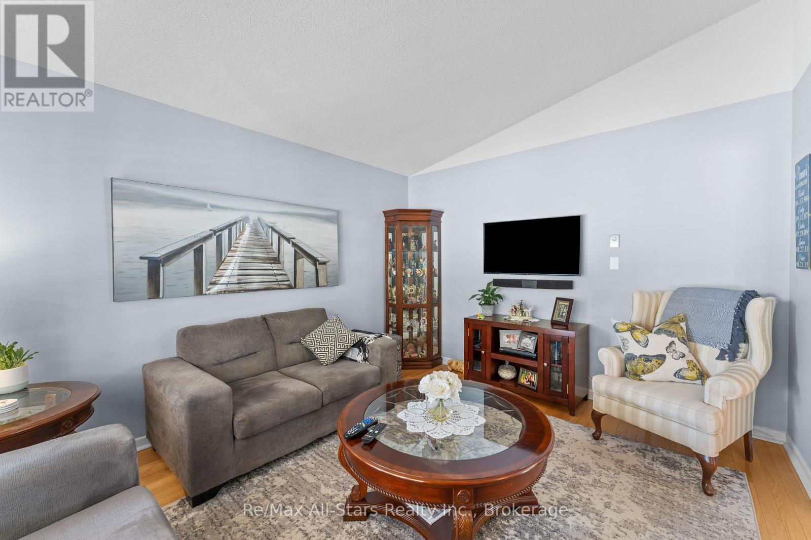 45 Janlisda Drive, Kawartha Lakes (Fenelon Falls), ON - Indoor Photo Showing Living Room
