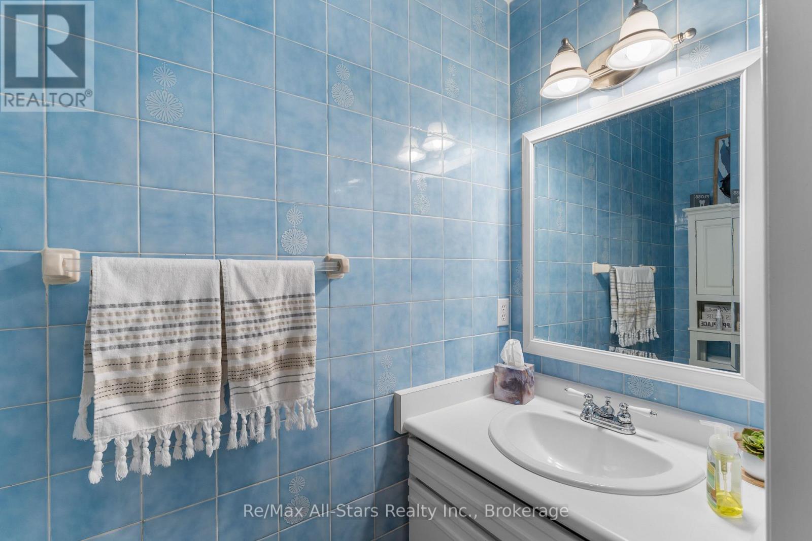 45 Janlisda Drive, Kawartha Lakes (Fenelon Falls), ON - Indoor Photo Showing Bathroom