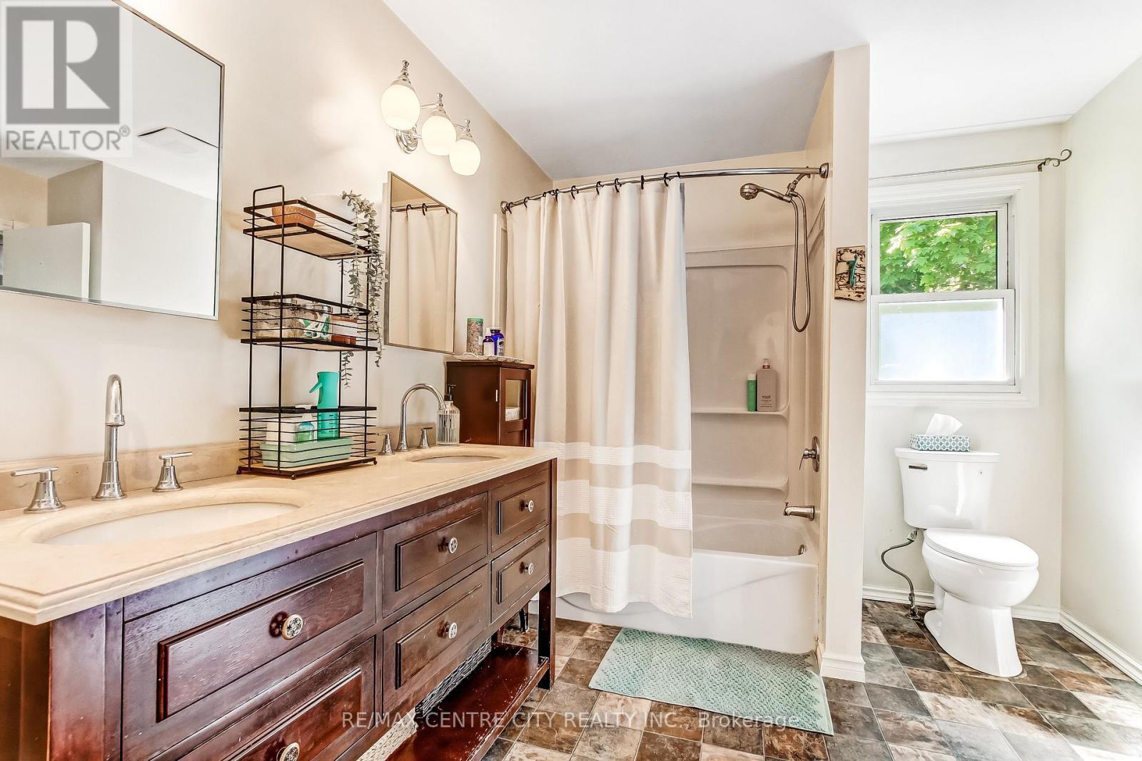 361 George Street, Central Elgin (Port Stanley), ON - Indoor Photo Showing Bathroom