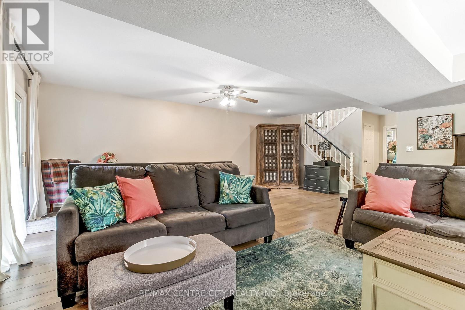 361 George Street, Central Elgin (Port Stanley), ON - Indoor Photo Showing Living Room