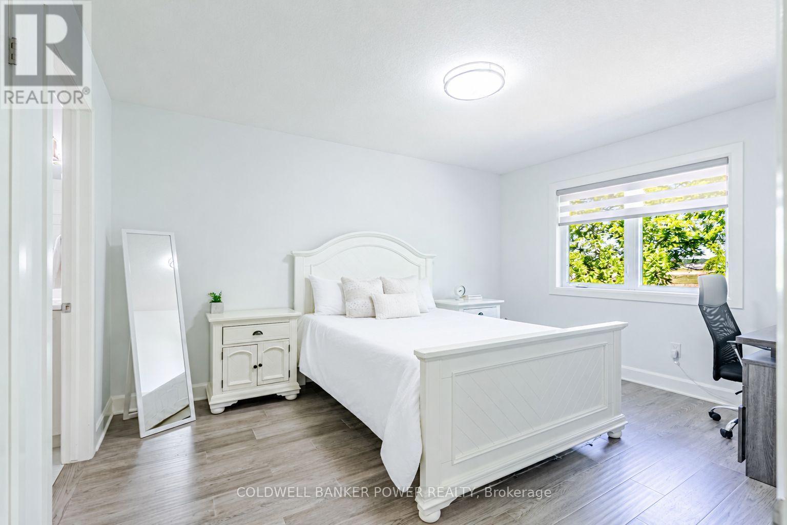 2202 Tripp Drive, London South (South V), ON - Indoor Photo Showing Bedroom