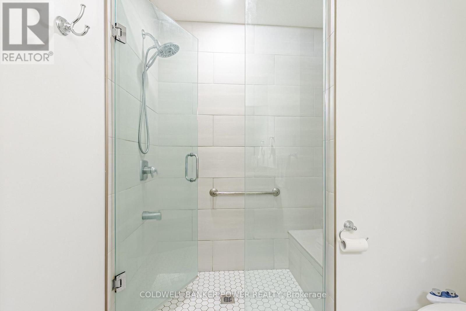 2202 Tripp Drive, London South (South V), ON - Indoor Photo Showing Bathroom