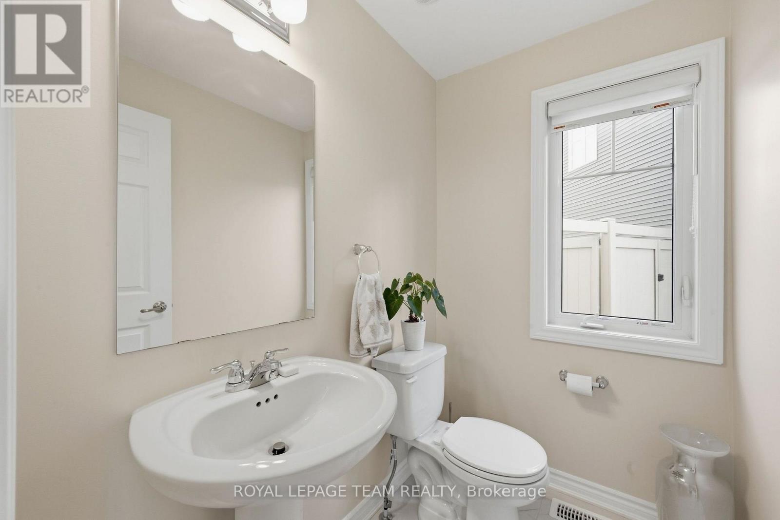 Main Floor Powder Room - 153 Unity Place, Ottawa, ON - Indoor Photo Showing Bathroom