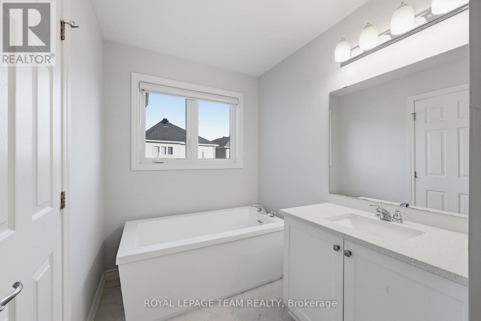 Builder Upgraded En-Suite - 153 Unity Place, Ottawa, ON - Indoor