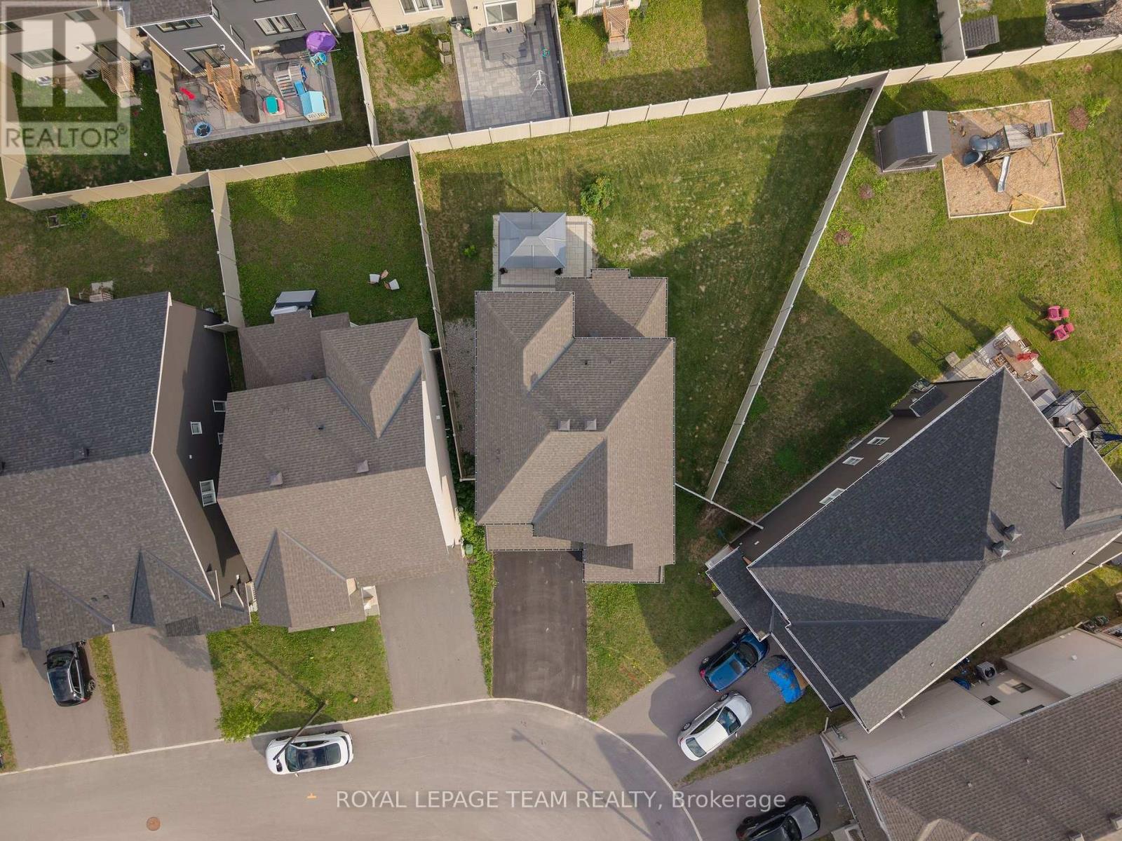 Premium Oversized Lot on a private Cul-De-Sac - 153 Unity Place, Ottawa, ON -