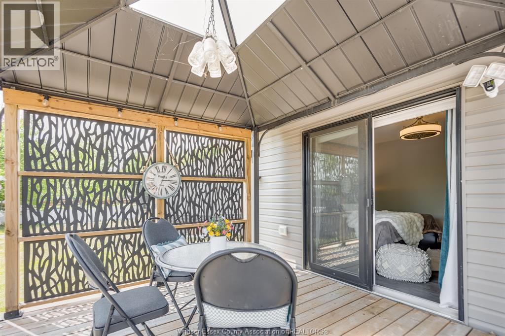 257 Robinson Avenue, Essex, ON - Outdoor With Deck Patio Veranda With Exterior