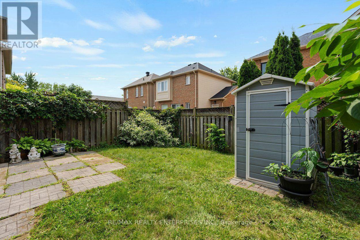 2248 Seton Crescent, Burlington, ON - Outdoor