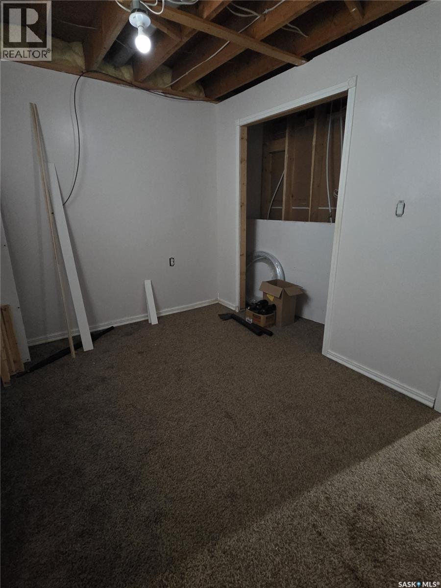 220 4Th Street Nw, Wadena, SK - Indoor Photo Showing Basement