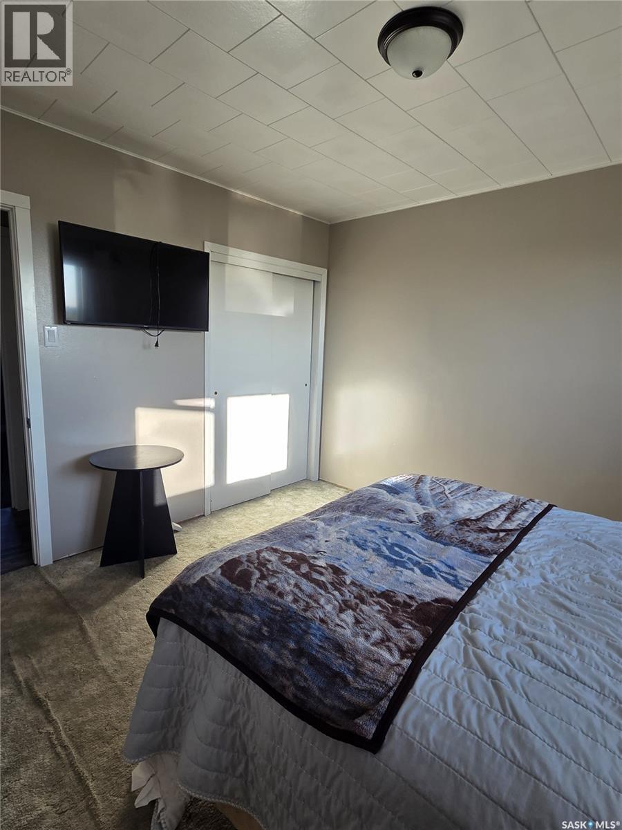 220 4Th Street Nw, Wadena, SK - Indoor Photo Showing Bedroom